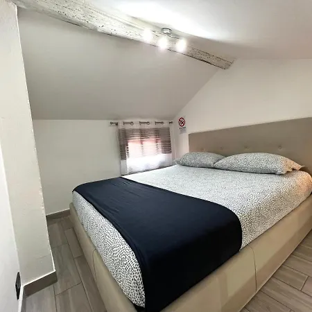 Apartment Air Of A&f